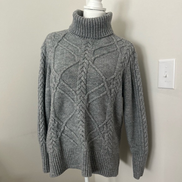 Simply Vera VERAWANG XL Sweater 🩶🤍 - Picture 1 of 3